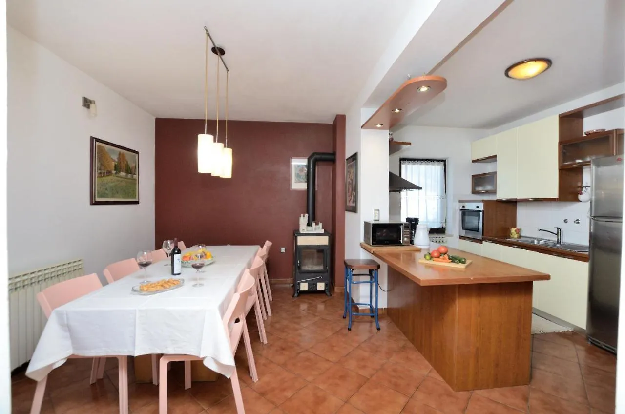 Apartment Gasparini Πούλα 0*,